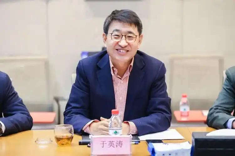 对原浙江联通总经理于英涛的能力，我是佩服的！当年推出的“随意打”套餐把浙江弄轰动