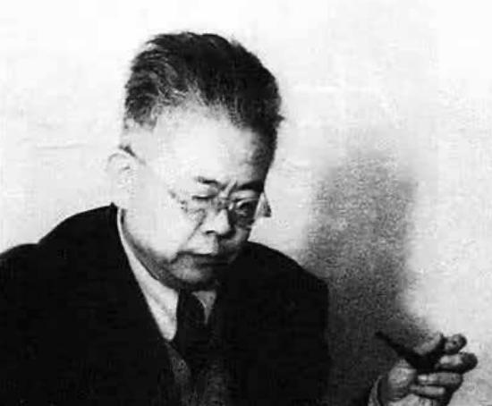 苏联最鼎盛的年代，知识分子排着队给莫斯科唱赞歌，傅斯年偏偏写下一句——"苏联乃是