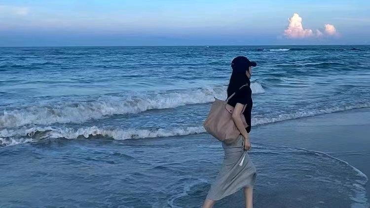 自己优秀确实是底气——有能力、有本事，遇到事儿能扛住，别人想帮也有发力的地方，不