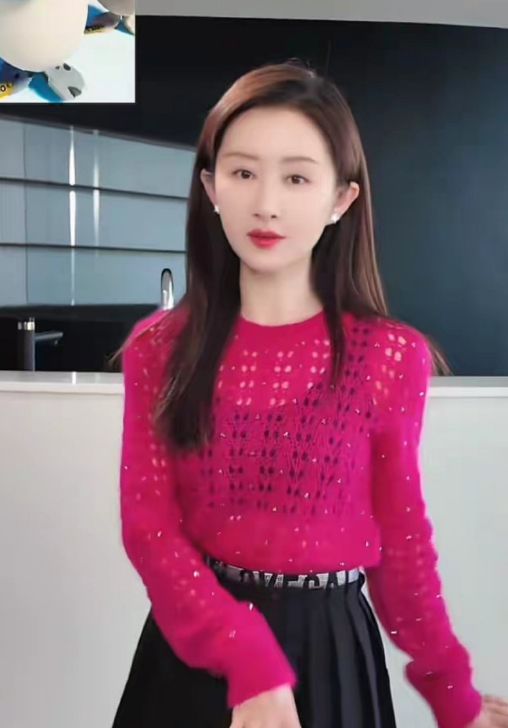 38岁舒畅跳手势舞：镂空针织衫+半身裙，时髦又高级，嫩得像28岁​​​