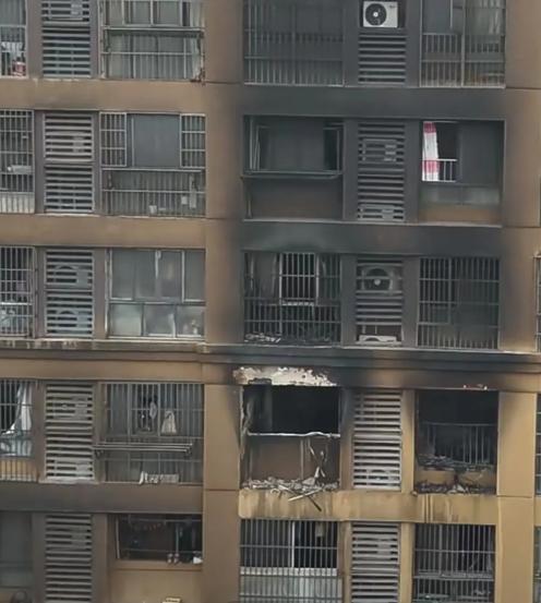 对连云港消防救援的质疑，到底是无端指责，还是确有瑕疵，意见双方莫衷一是，各说各的