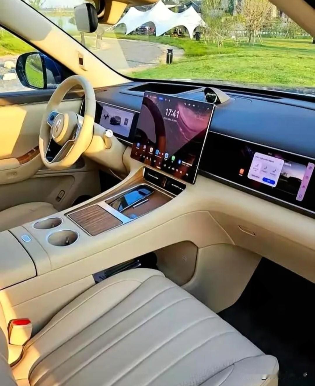 30万级卷王！2026款问界M7堪称移动精装房，智驾稳过老司机～坐进同