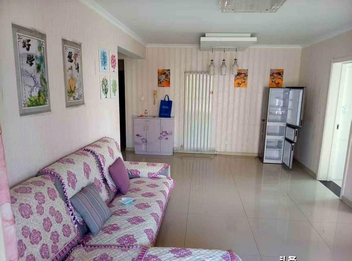 守着一堆王炸，手里却捏着个“小产权”的本本，你说这牌咋出？西安灞桥，三十四中转