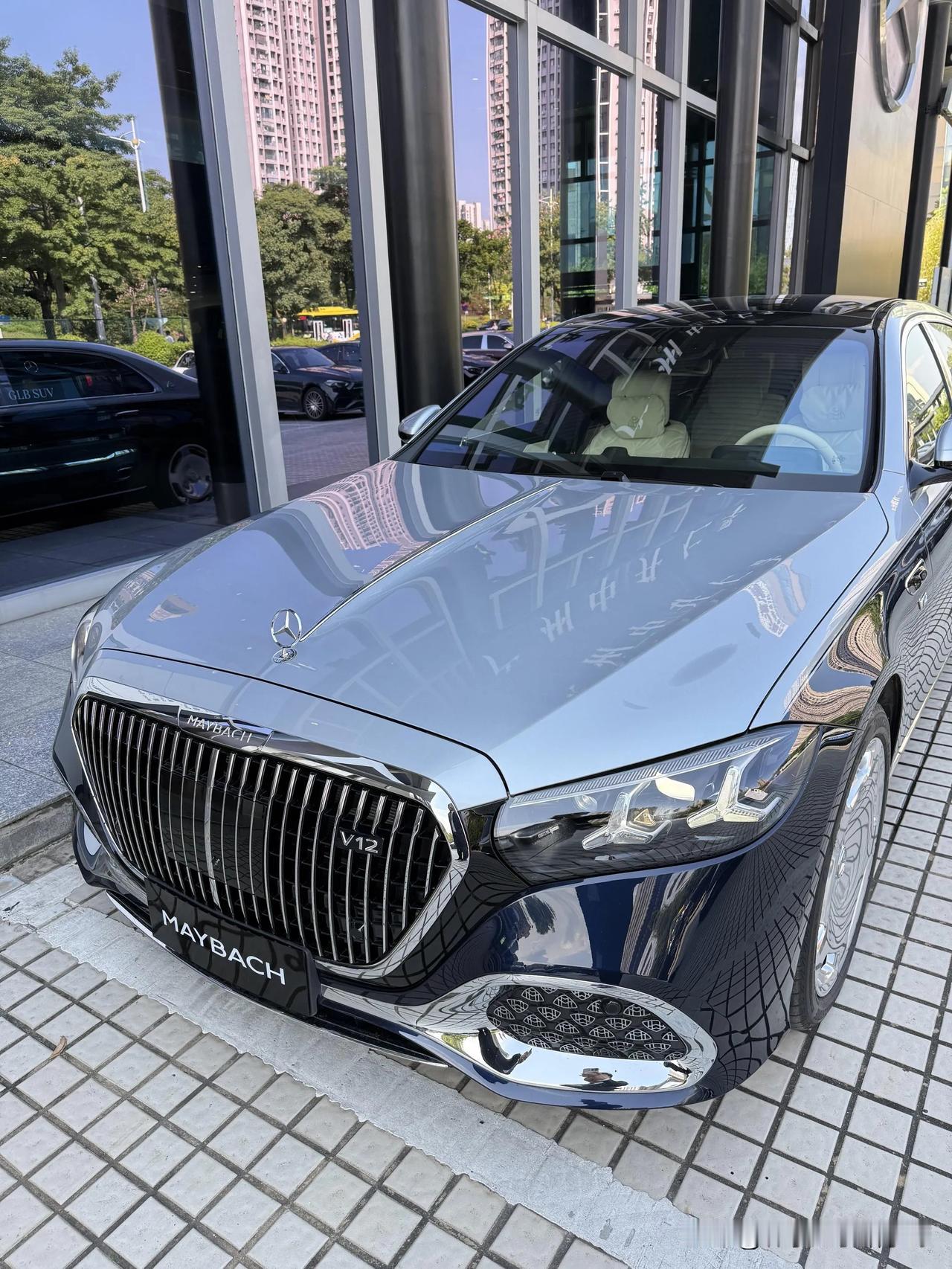 2027款w223中期改款的迈巴赫s680来啦！全新的外观，全新的内饰，依然舒