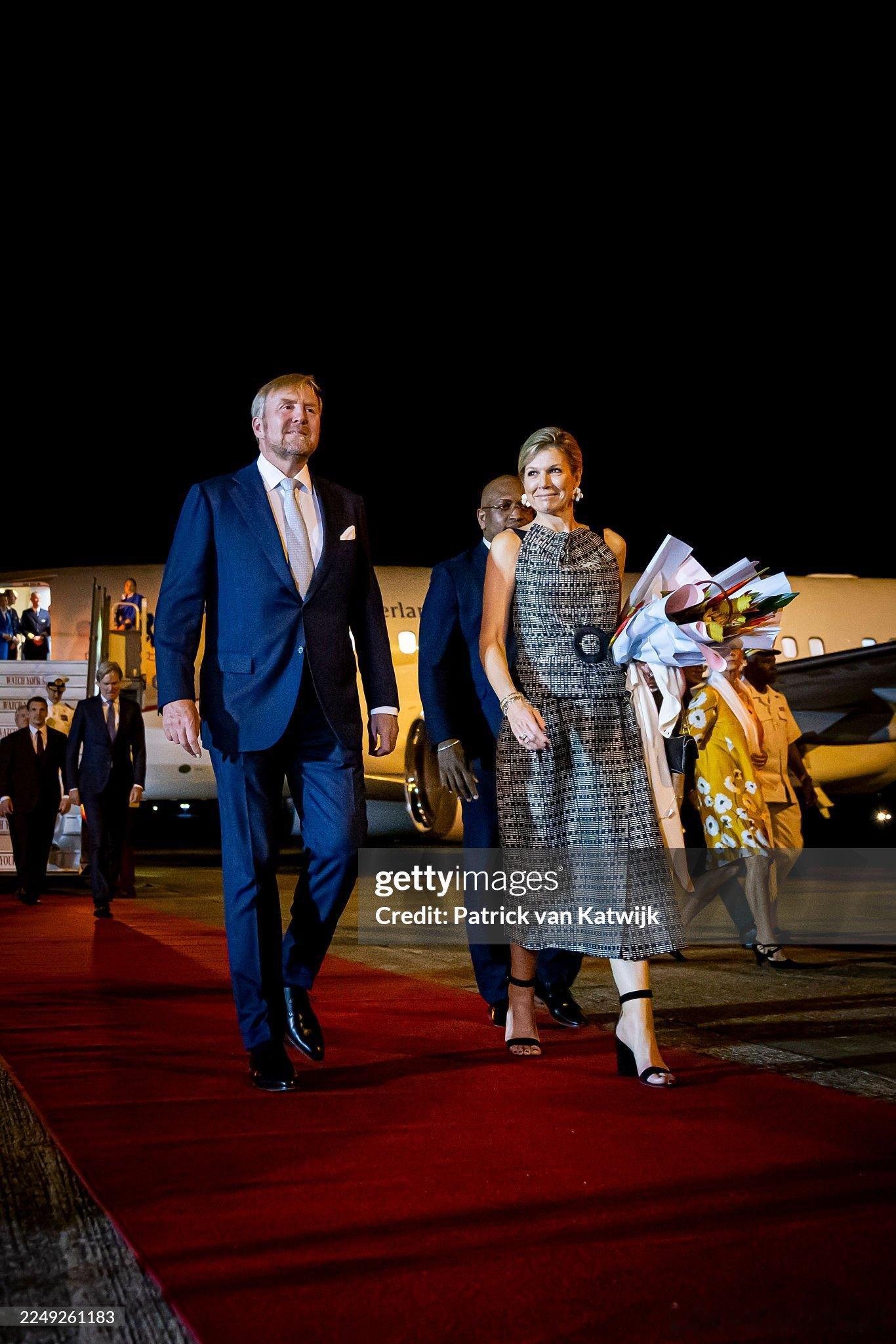 新闻2025.11.30~12.1荷兰国事访问苏里南，会见苏里南总统詹妮弗·