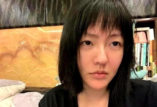 终于知道，为什么小s表现姐妹情深，具俊晔表现夫妻情深一直没有人信，原来小玥儿早就