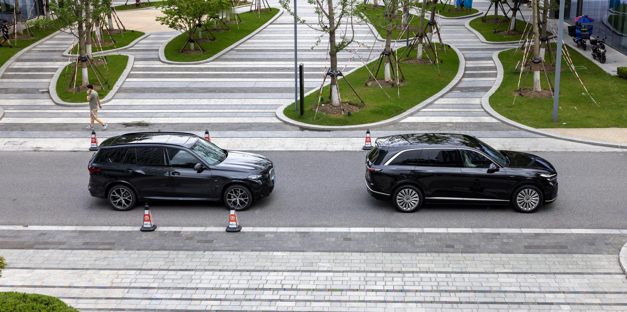 纯血大型纯电SUV，目前好像只有乐道L90。（形状不怪异＋原生纯电平台）​​​