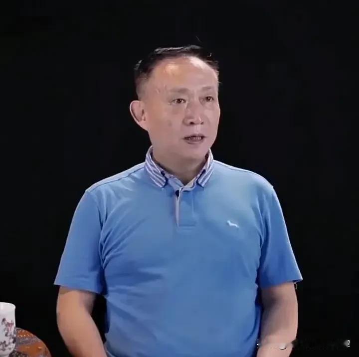 最近只要一打开手机，满屏全是在打哑谜的。都在扒卢麒元嘴里那个“通天人物”，这