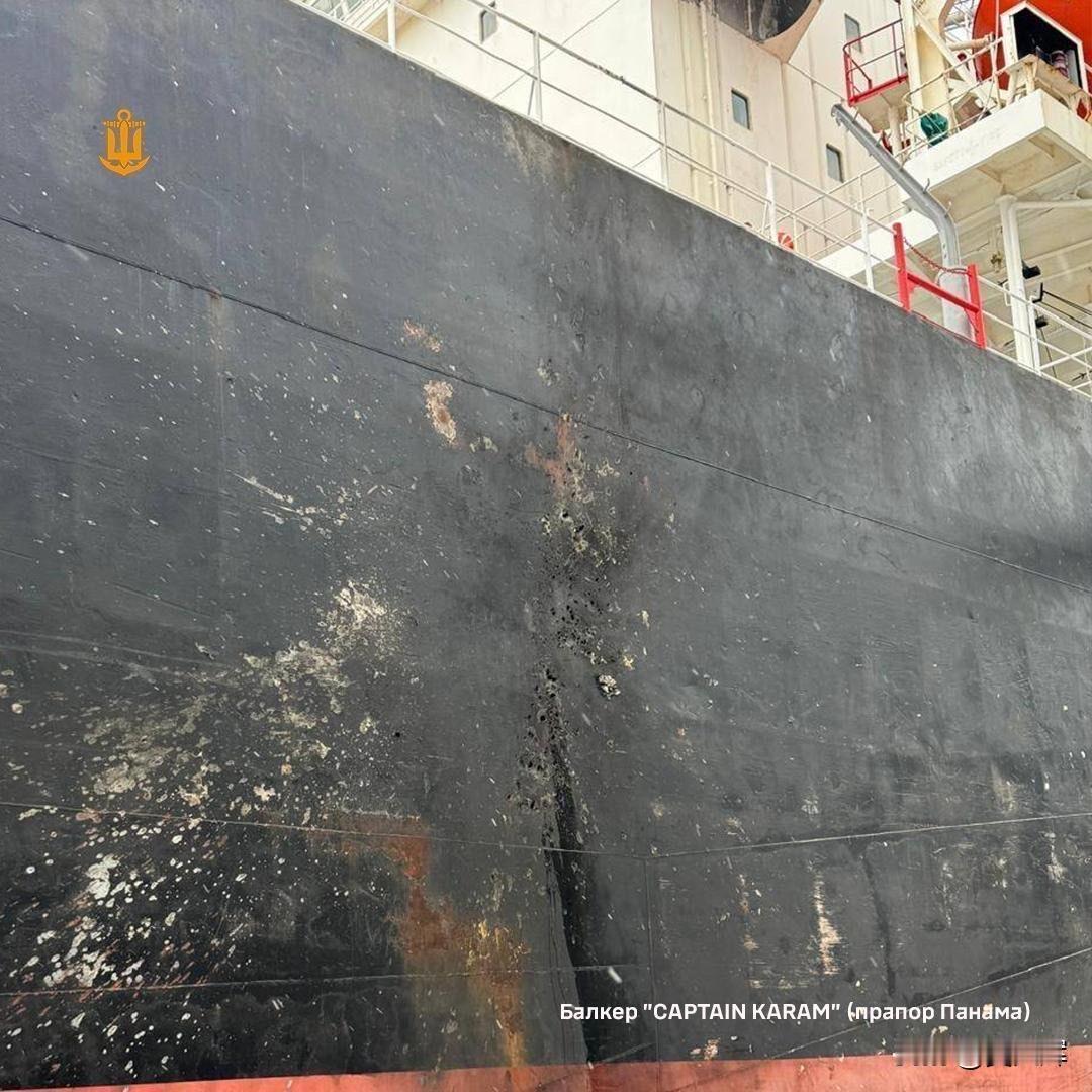 12月31日，俄罗斯使用“天竺葵-2”自杀式无人机对敖德萨港发动袭击，击中了两艘