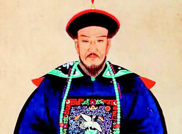 1703年，68岁的索额图被活活饿死在宗人府。康熙尤不解恨，又下令抄了他家，杀光