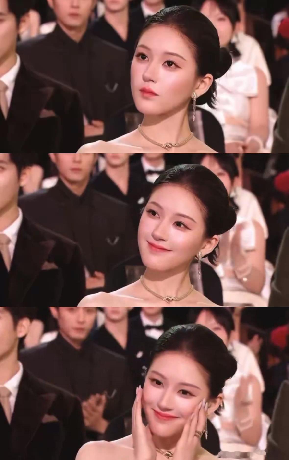 内场打光已经比红毯强多了，但赵露思的妆效质感和同样镜头下别的女明星相比，明显就差