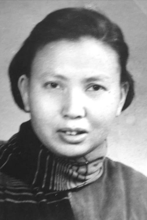 1941年，21岁的女战士莫林被活埋前，敌人竟突然问：“你认识莫林吗？”