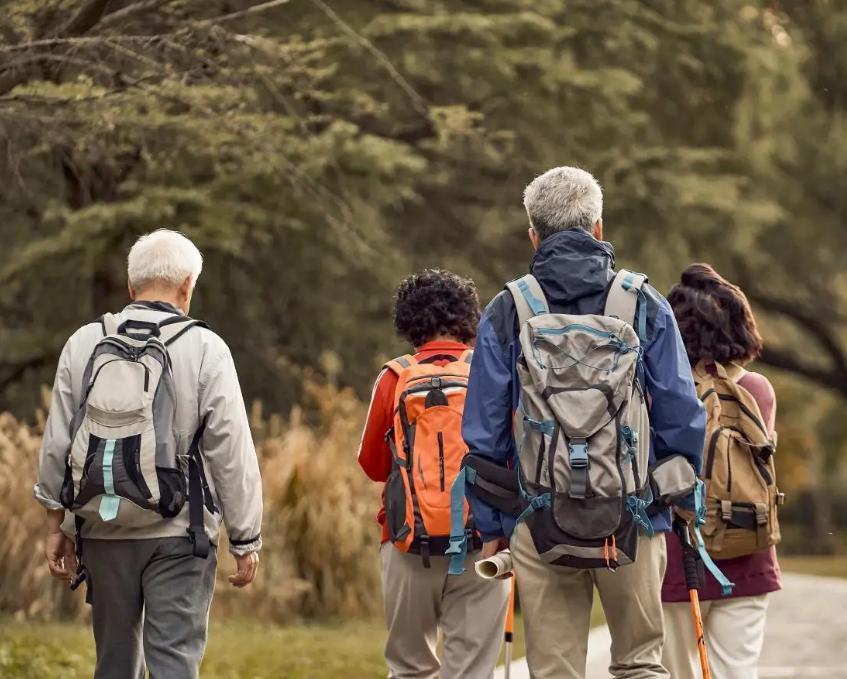 70岁就到了寿命决定期，如果散步有5个表现，或离长寿更近随着年龄的增长，许多