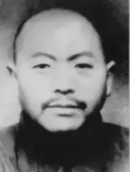 1951年5月18日，大汉奸黄标被执行死刑，但没人知道，其实黄标每月都会偷偷给新