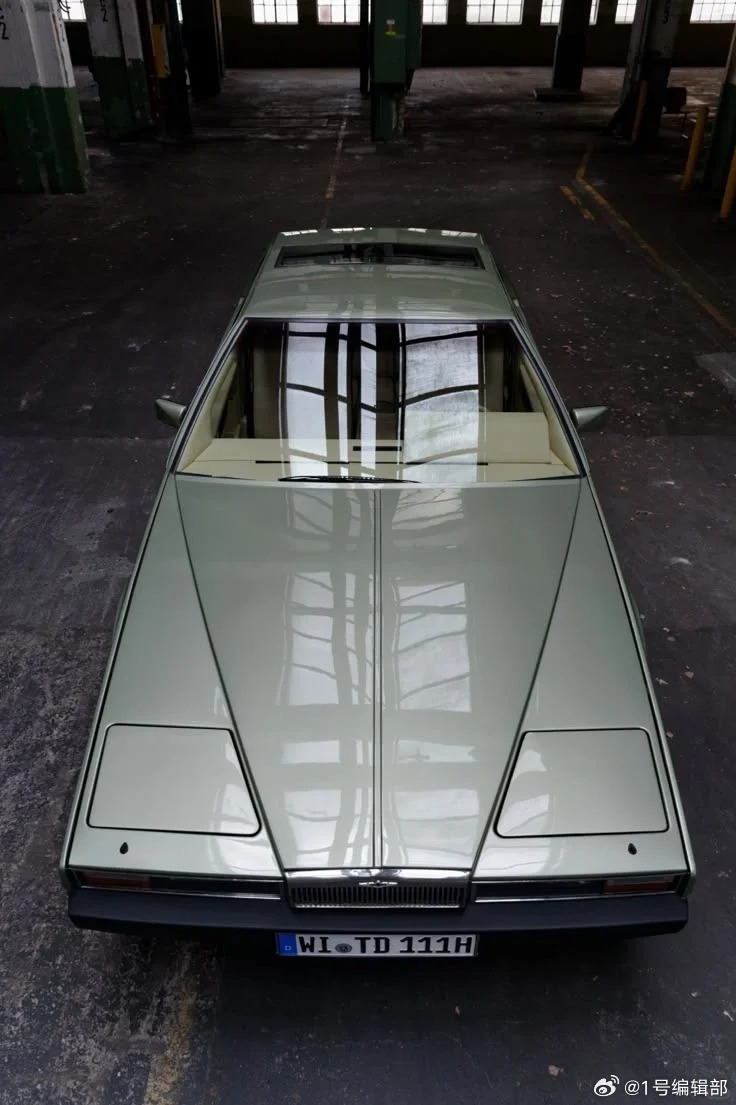 AstonMartinLagonda，不怪大家说它像内啥，这个角度更像了[揣