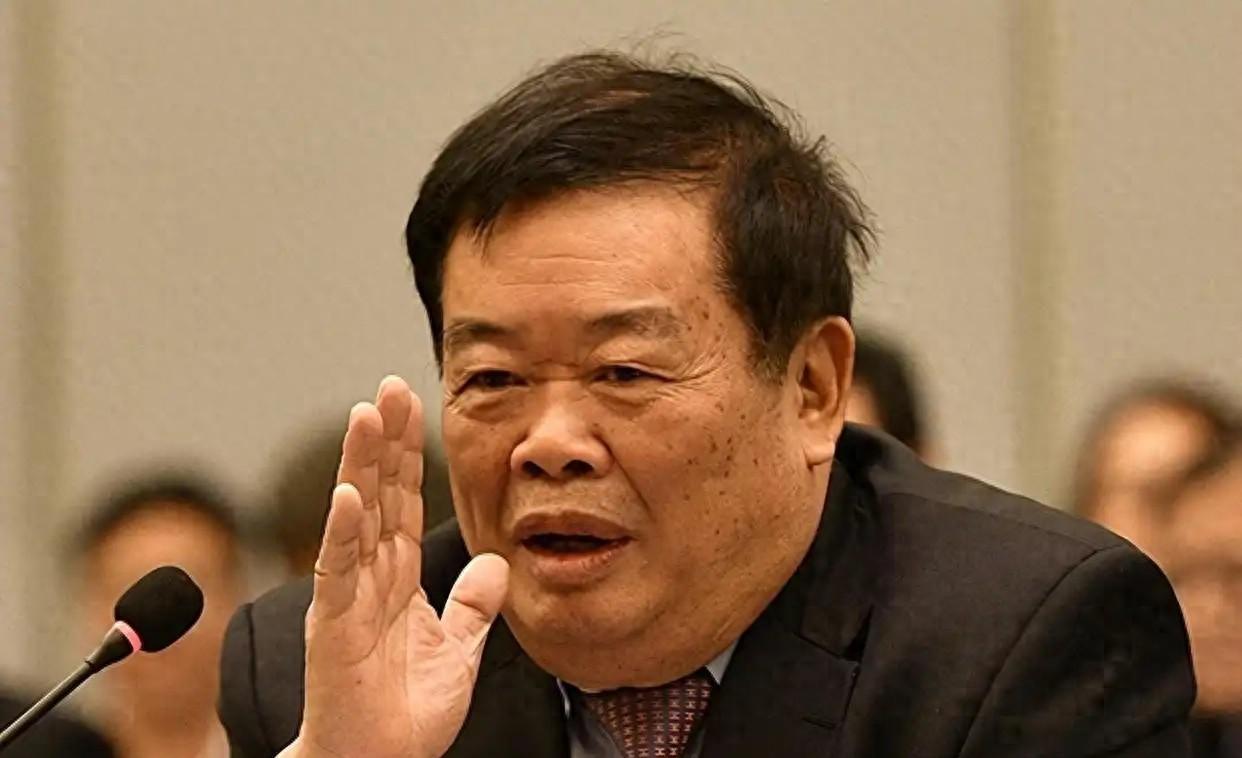 曹德旺原话：“我是个个体户，你不让我赚钱我就不卖。大不了把美国工厂关掉。”4