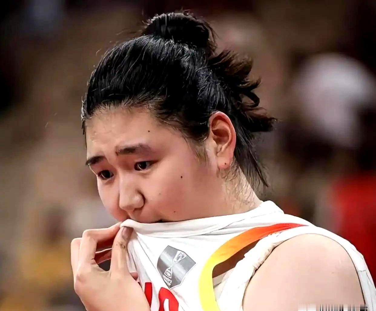 还在说19岁？赛场不看身份证。从2021参加U15那一刻到现在四年，身高继续拔