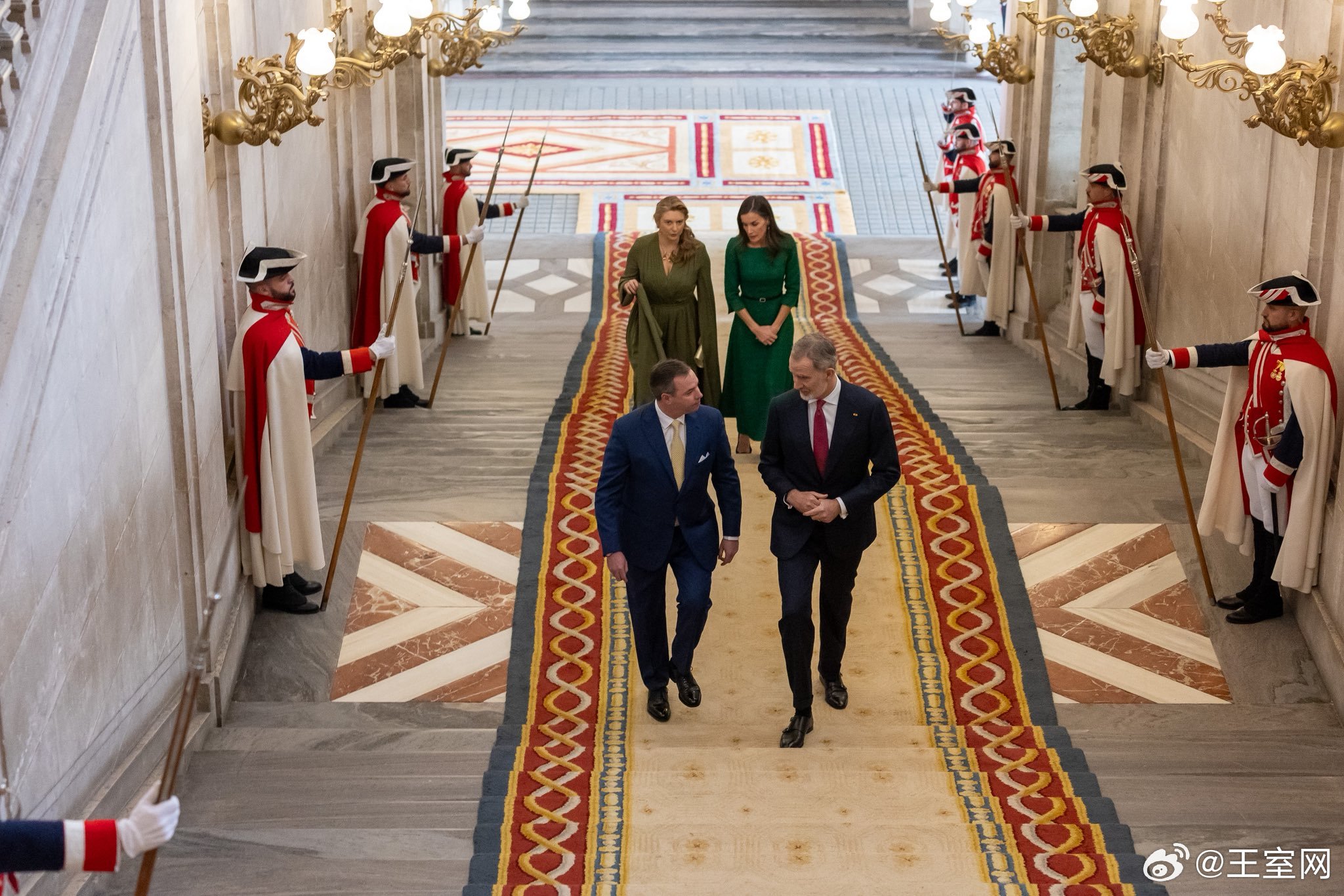 🇪🇸🇱🇺这两张照片视角不错