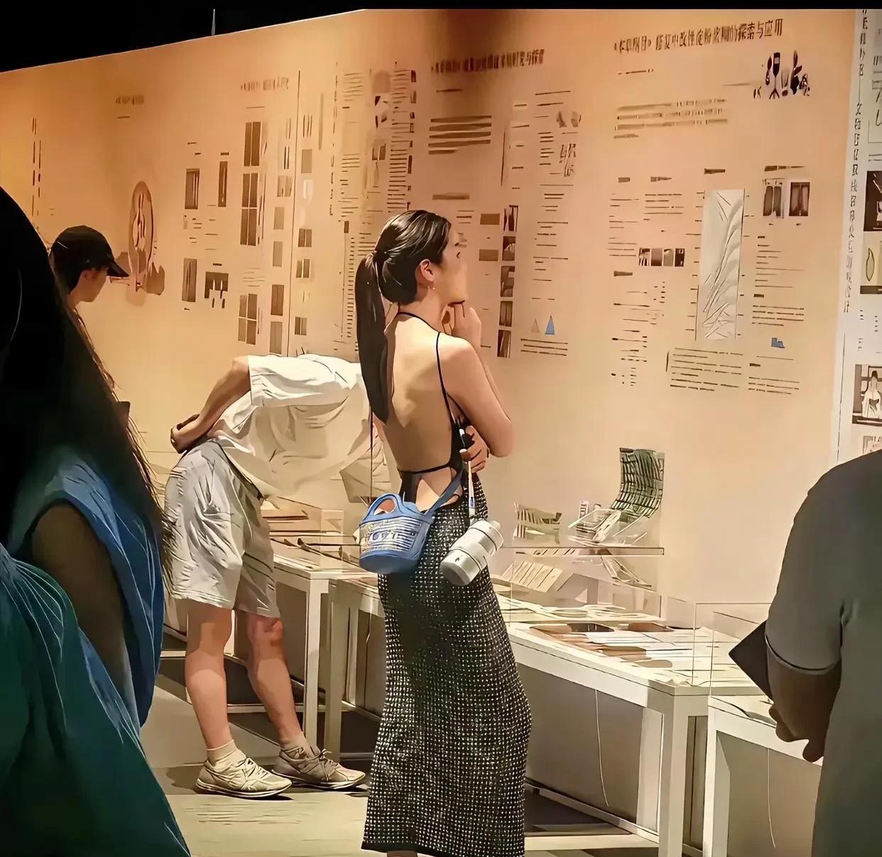 人性那点破事，“扒光了”，你可能看的想吐！1，除了父母，没人会真心实意盼你变得