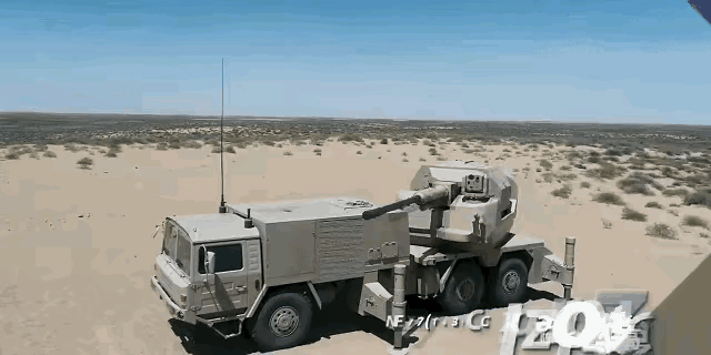 多漂亮的自行防空炮啊！咱们国家的路盾76。自动化程度极高，有人看视频了之后说射