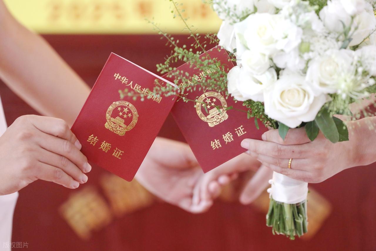 你以为出轨才是婚姻头号杀手？错了，最新婚恋调研数据看得人后背发凉：63.2%的婚