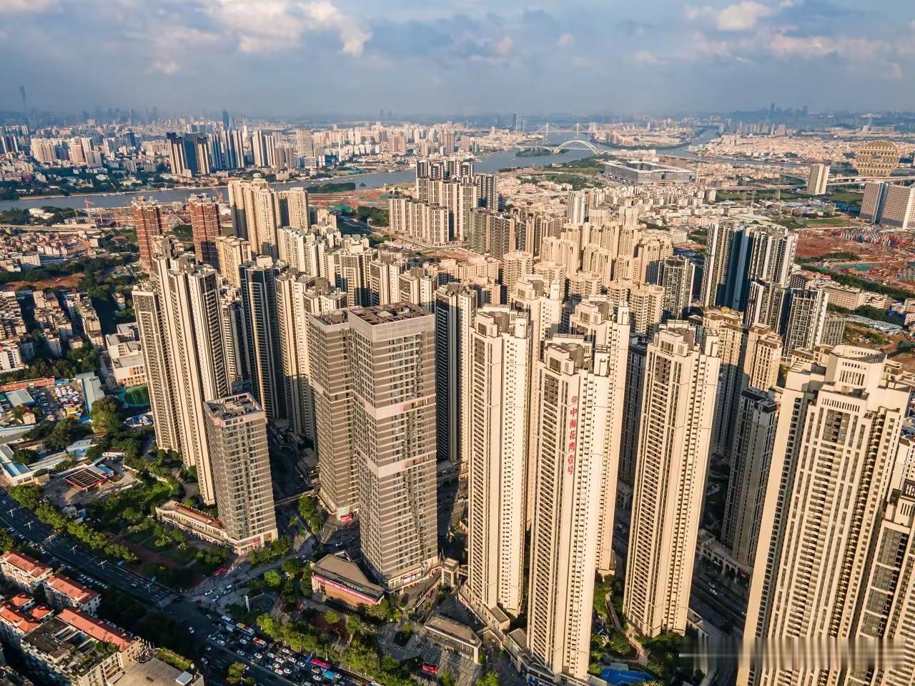 300万在海珠和荔湾买房，差的不只是一江之隔手里攥着300万想在广州主城扎
