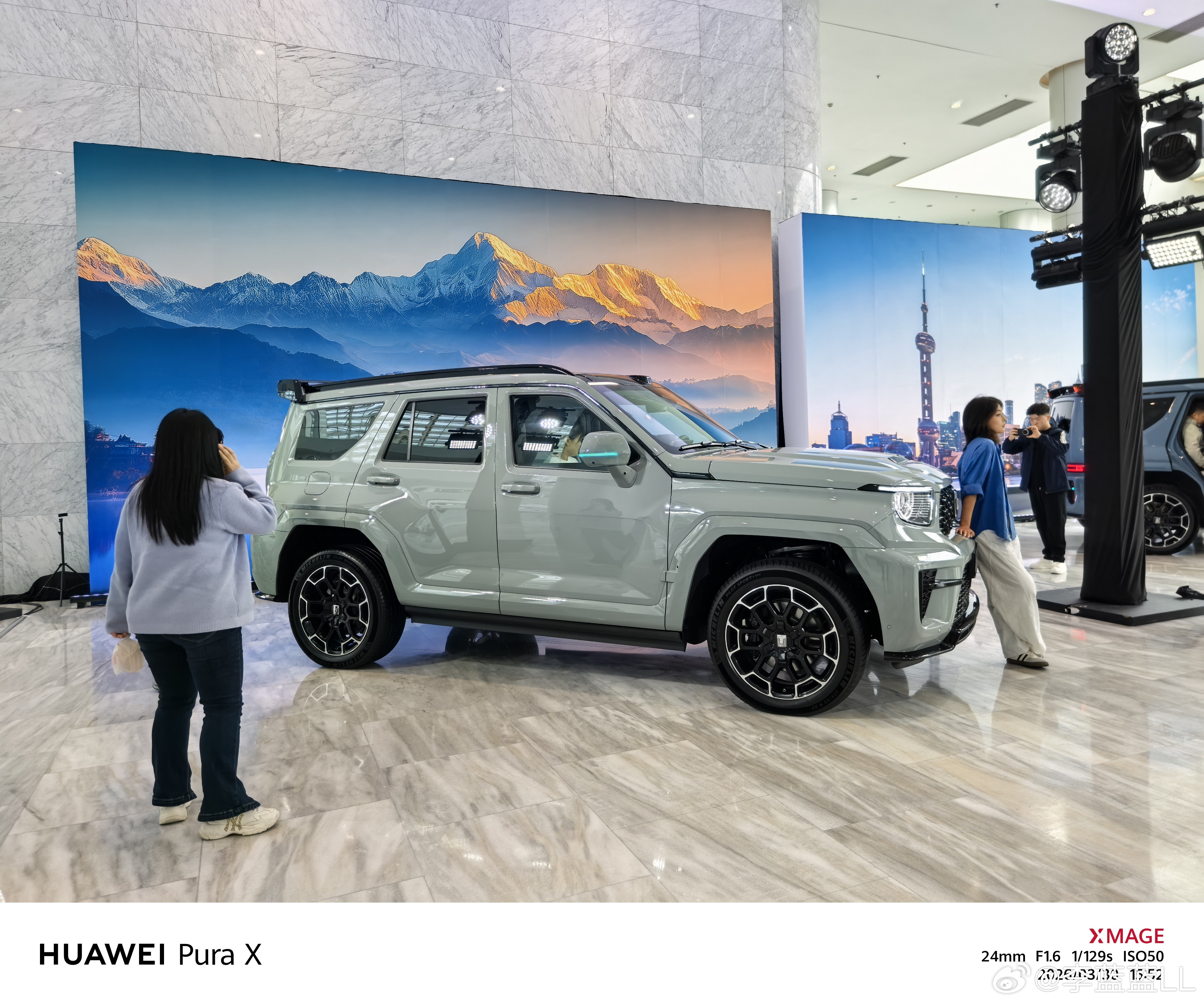 坦克700这个远山灰真的是越看越耐看！颜色好独特…灰青的感觉…