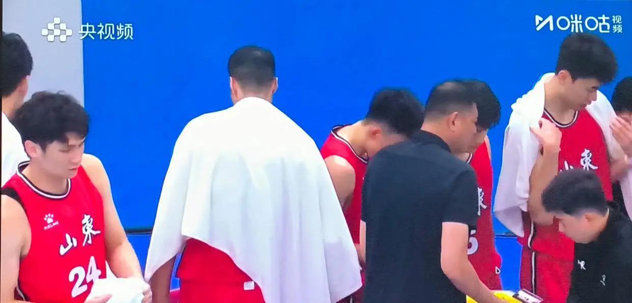 山东男篮有用于德豪换锋线的想法？至少今年没必要了！1、山东男篮事实上缺后卫，这个