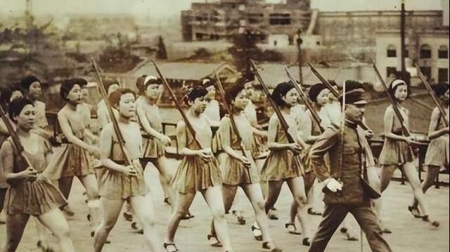 1975年，东宁蝇子沟出土230具带枪日本女尸，是谜案还是天理昭彰。提到