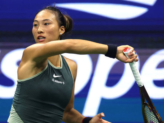 不能高兴！郑钦文2-0比雷尔后收获四个坏消息，美网正赛不好进，双误太多了虽然郑钦文顺利拿下布蕾尔，闯