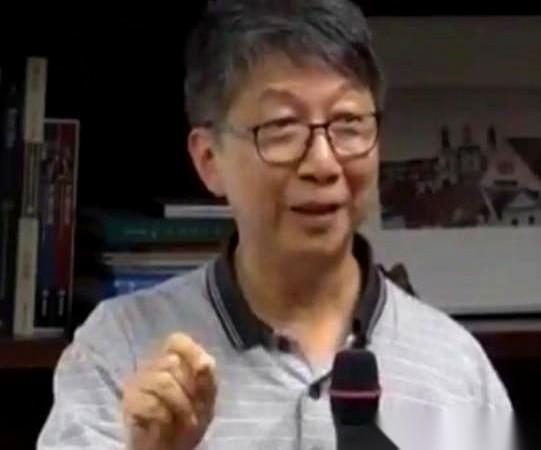 全世界都告诉你，没那台荷兰的顶配光刻机（EUV），你就造不出顶级的芯片。这几乎