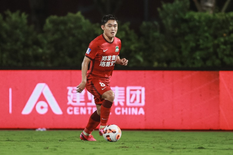 赵鹏: 河南队如果放走黄紫昌, 再找来的国内球员未必有他的作用