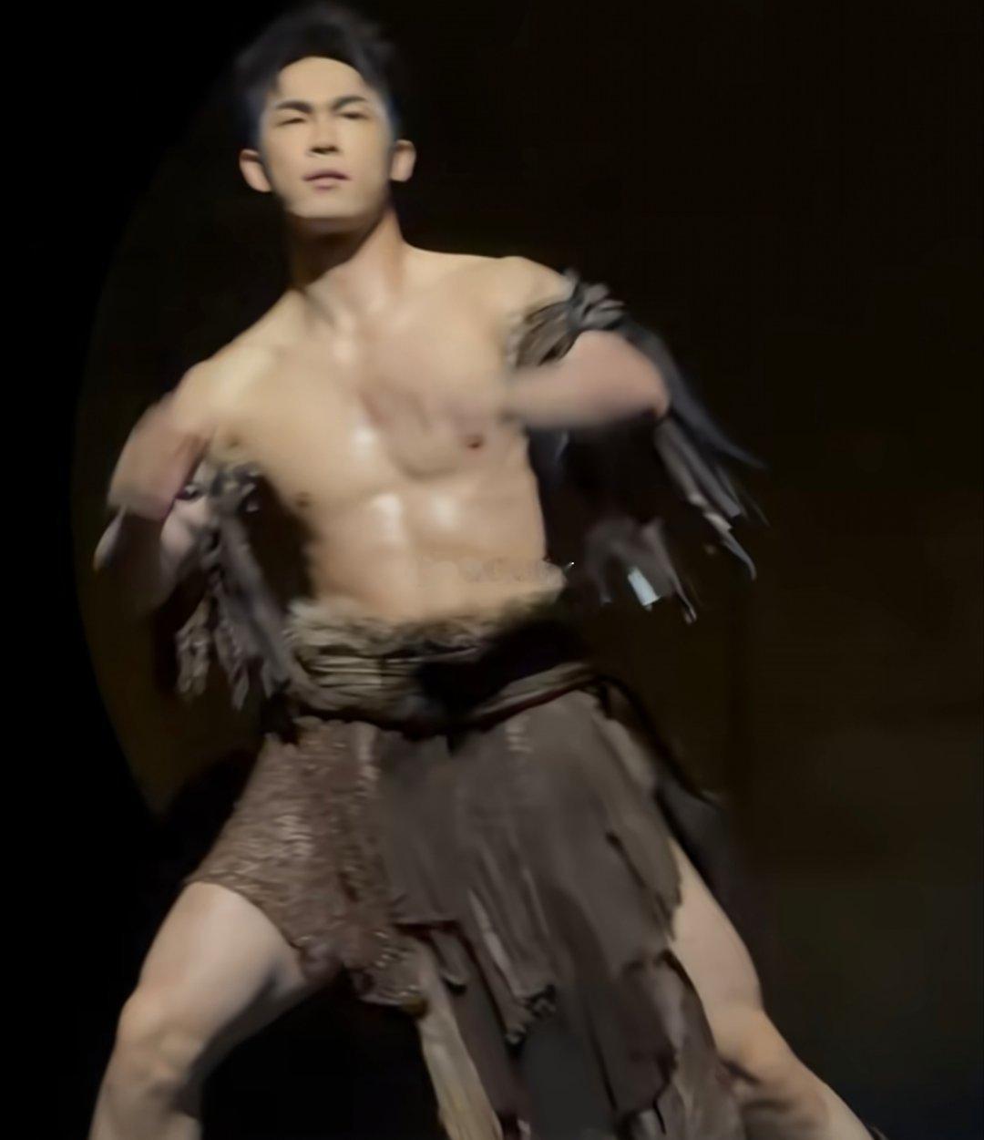 长得这么帅，不去做男模，做什么npc呢？