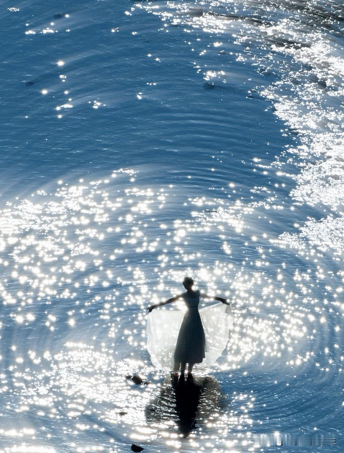 告诉你一个秘密：“身心打得越开的人，越容易被好运偏爱。”真正运气好的人，大多