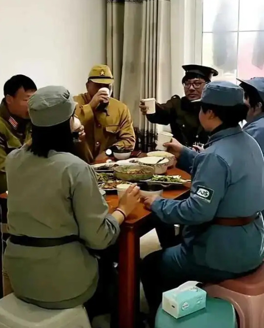 这种场景是相当的和谐啊