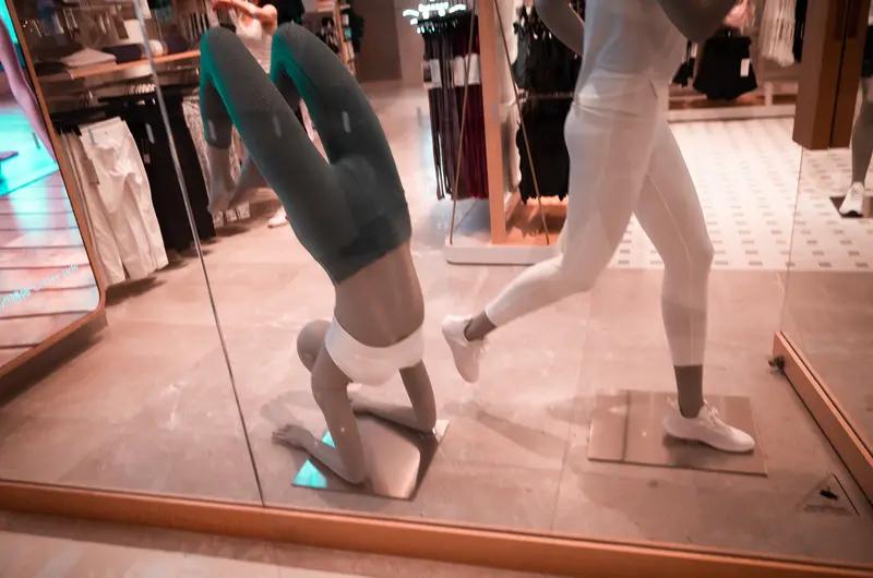 闺蜜穿瑜伽裤上瘾了,怎么办?闺蜜穿瑜伽裤上瘾这事儿，其实也不难理解。瑜