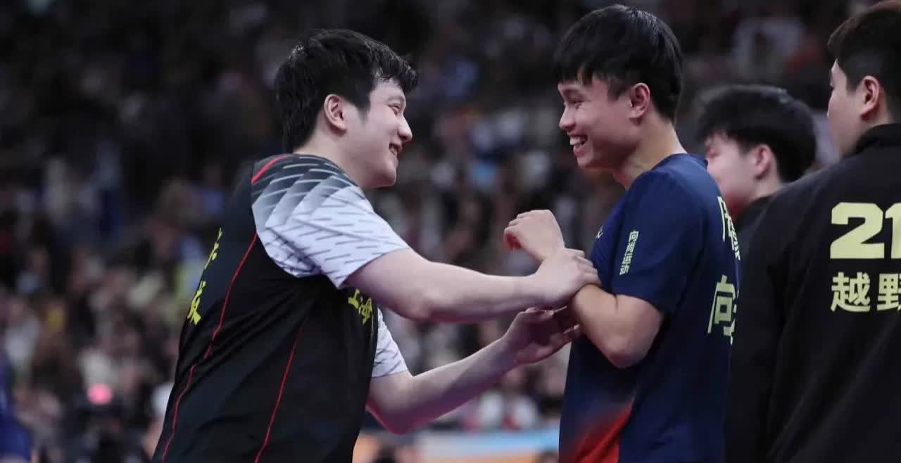 东哥抗争路上，唯一一个旗帜鲜明地公开发表声明支持的现役国家队队员。