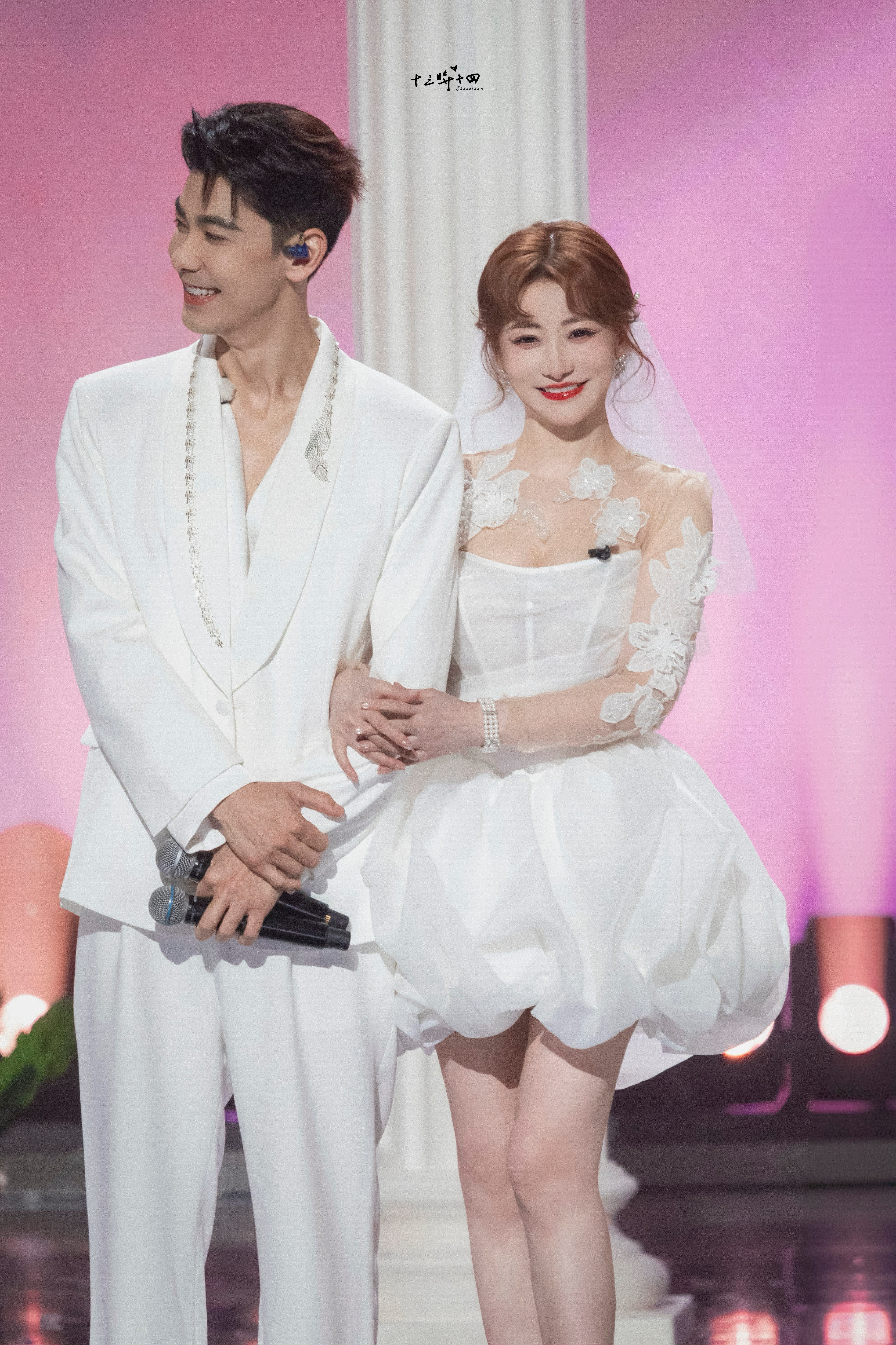 陈紫函白色婚纱