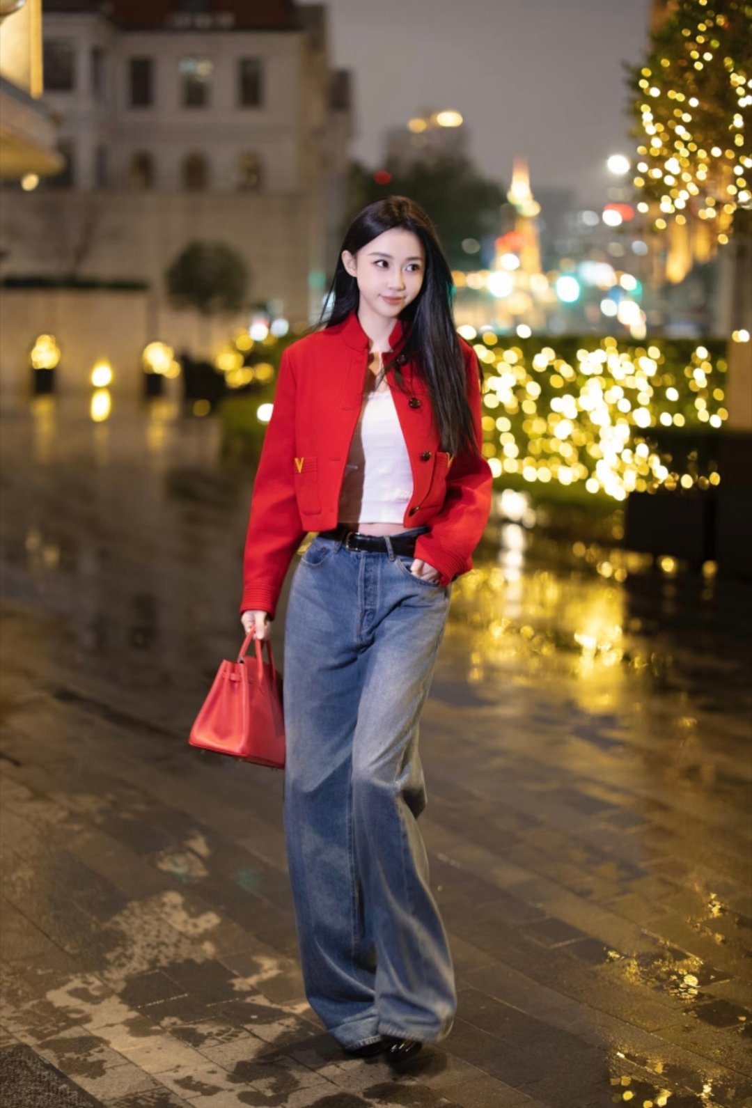 潘玮柏带老婆宣云回台北访亲友，和陈妍希、杨丞琳、李荣浩在台北聚会。潘玮柏和宣云的