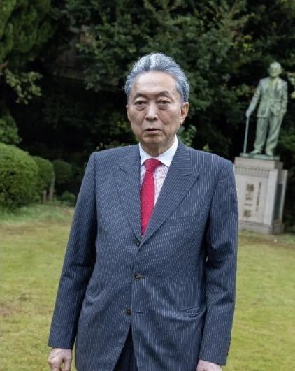 日本前首相提醒高市：当年中国免掉千亿赔款，是因给日本立了个死规定。1972年