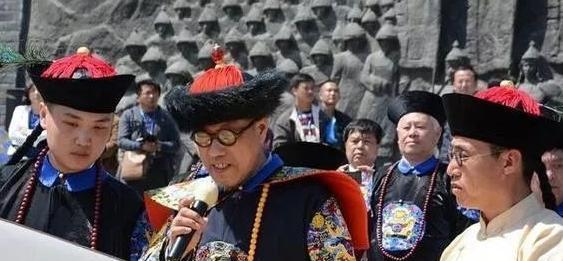 清朝满人各个姓氏都改成了什么汉姓？辛亥革命后，清朝覆灭，满族人从统治阶层跌落