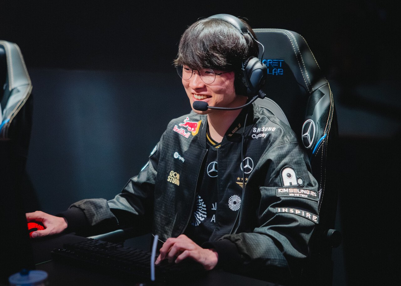 Faker: 今天来到赛场时短暂想起了S7, 我感受到自己成长了