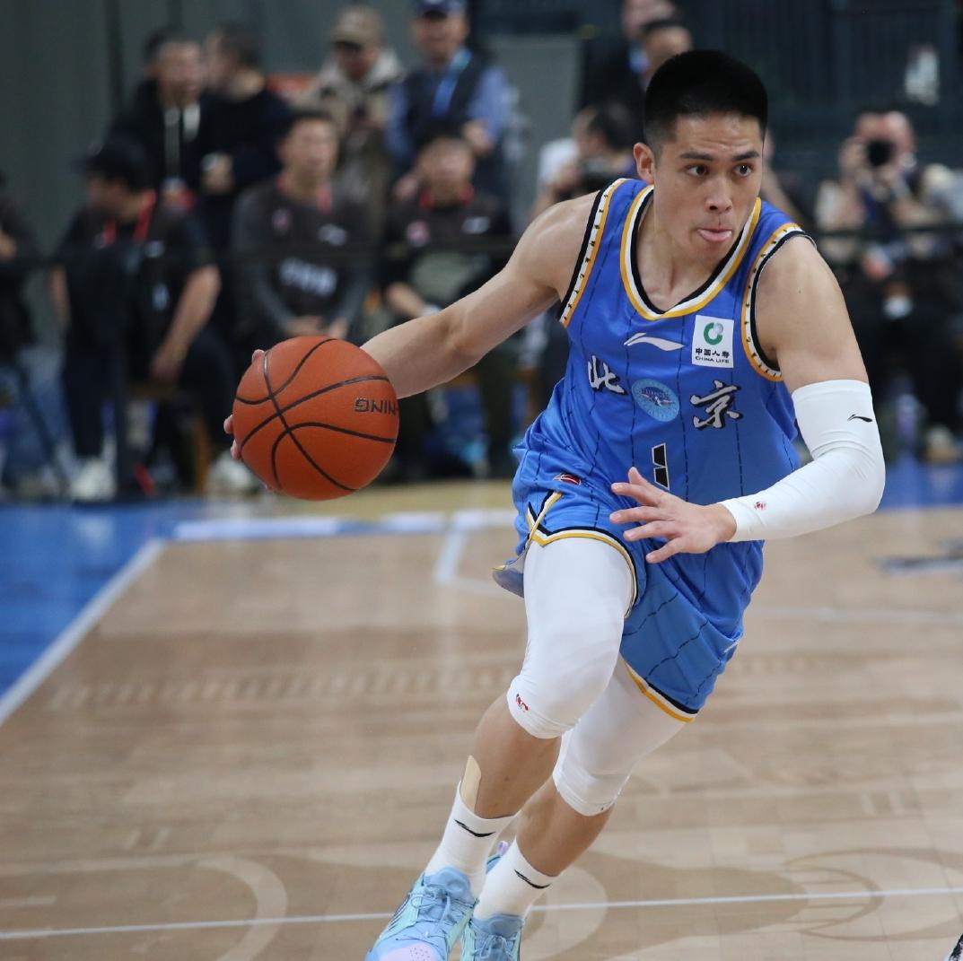 随着北京94-81辽宁，山东94-87四川，配得上“CBA超级外援”称号的球员，