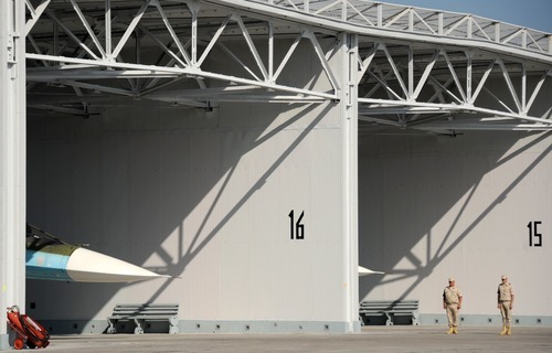 【俄媒：#俄罗斯军机重返叙利亚空军基地#】#俄罗斯军机重返叙利亚#据俄罗斯军事