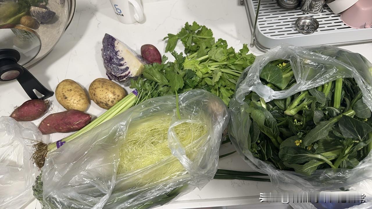 分享一下最近的饮食日常🍚，这几天都是下班都已经5-6点了，回家顺便去买自己喜欢