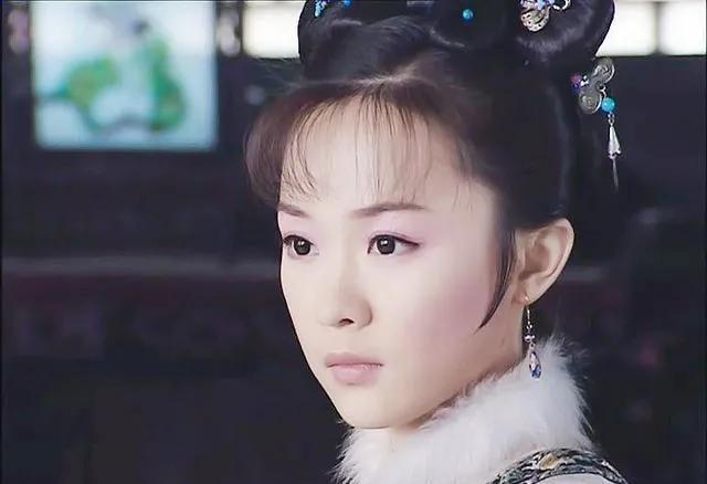 1661年，顺治刚驾崩，几个太监便手持白绫，冲进了贞妃的寝宫。年仅20岁的贞妃当