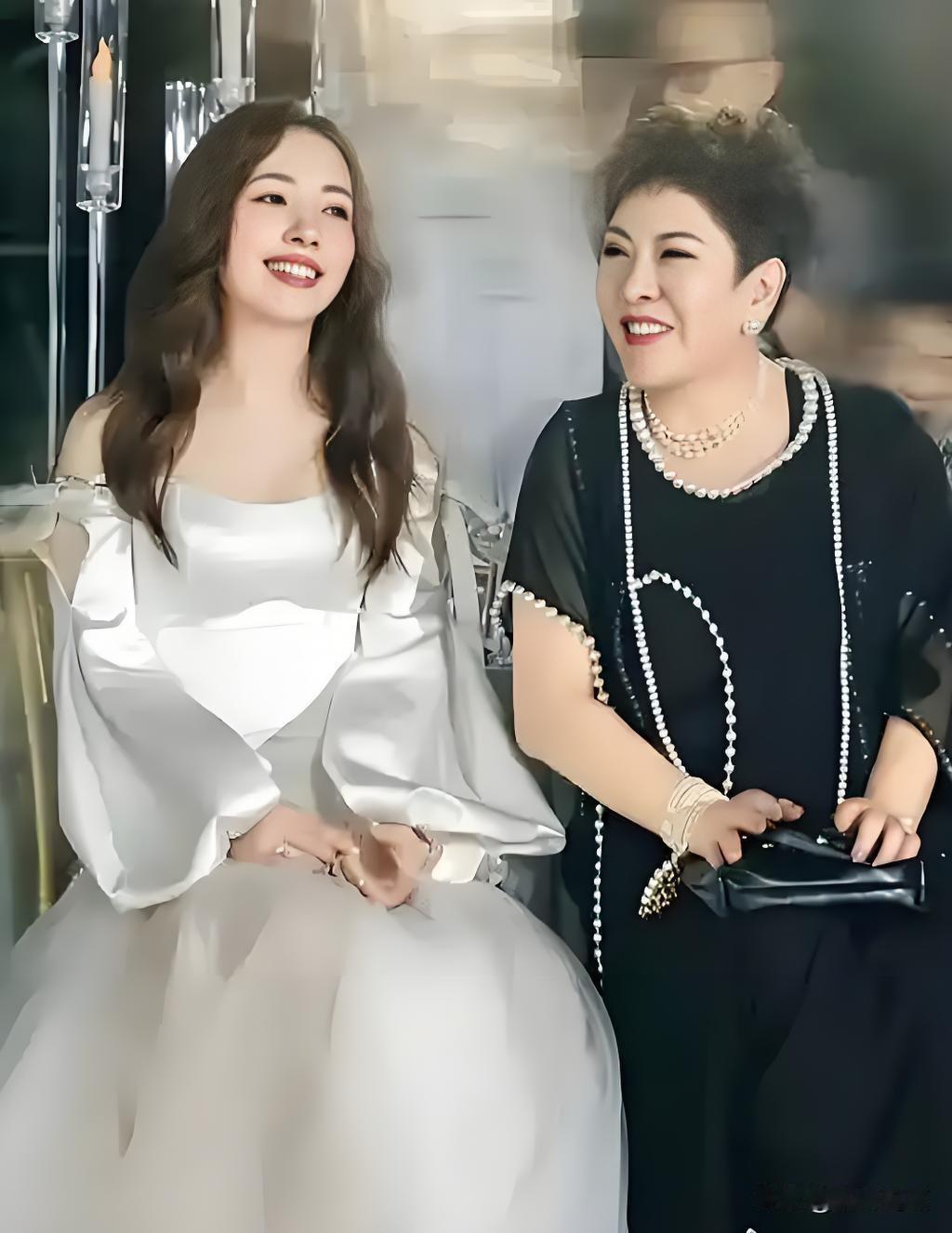 向太说郭碧婷养娘家，娘家是靠她养：“网传就是误解了她爸爸的意思，她没有养几个家，