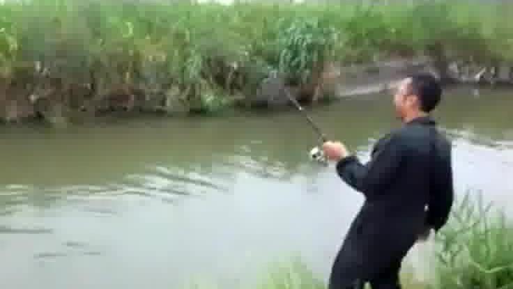钓水库大鱼视频 17441948292325584297.jpg?id=0