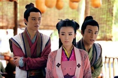 神雕侠侣里我一直有个疑问就是郭靖和黄蓉的徒弟，大武小武。为何如此草包。是什么