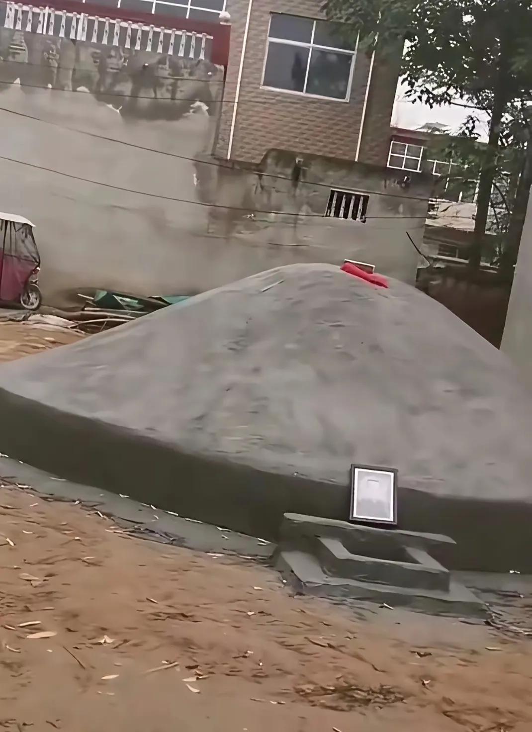 这年头的怪事天天🈶！一男子在自家宅基地建房，居然要全村人签字同意，碰上存心阻